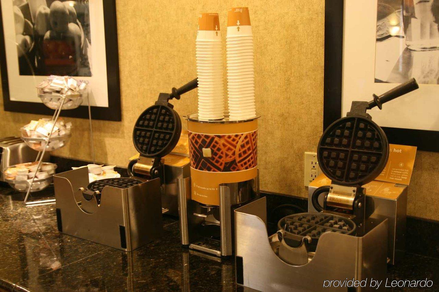 Hotel Hampton &