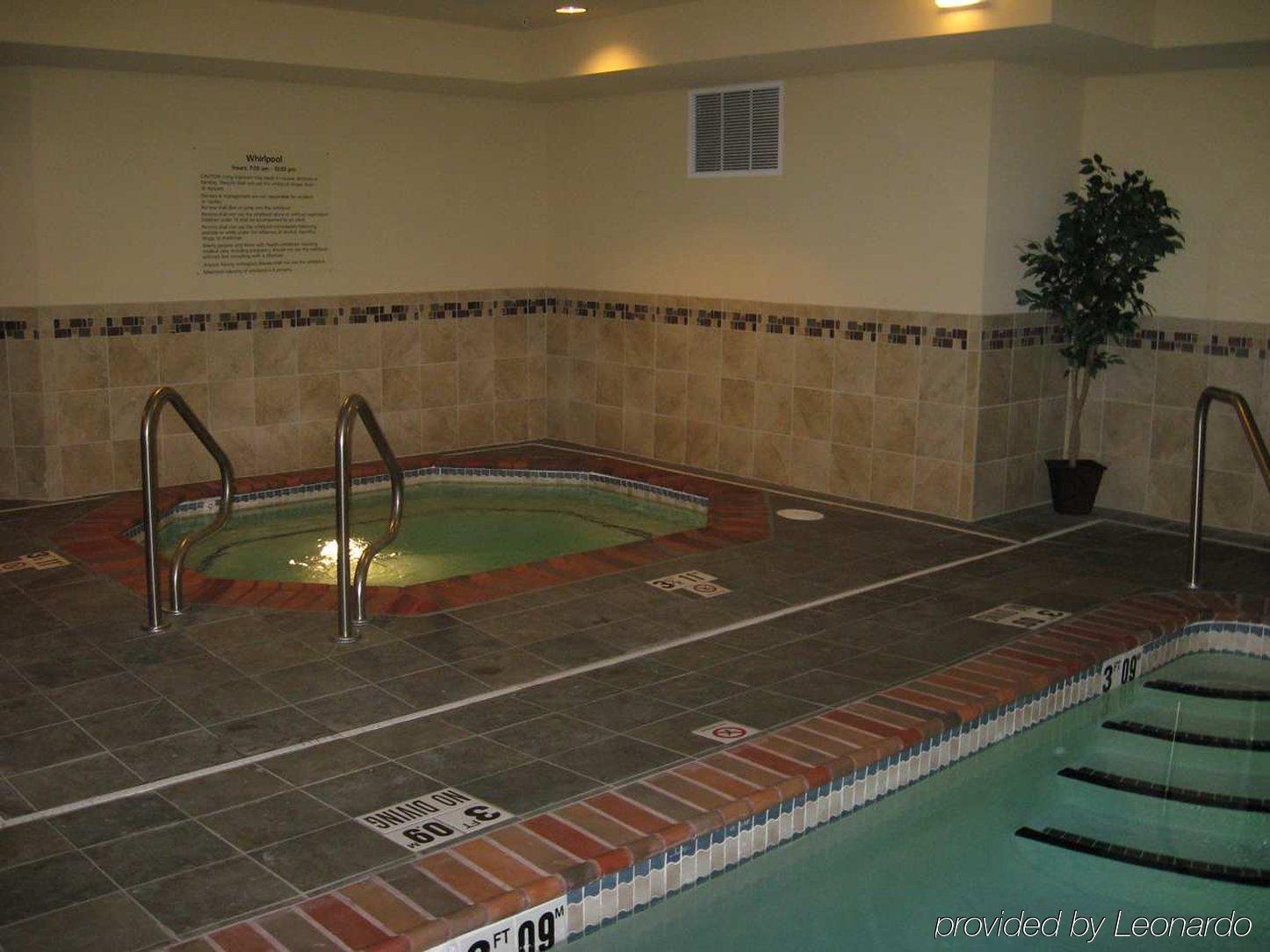 Hampton & Hotel 3*