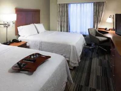 Hampton & Hotel
